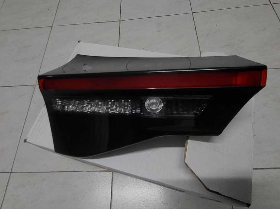 Farolim da Mala LED Original para Toyota Yaris Cross