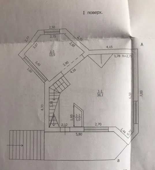 Продаж двоповерхового будинку з сауною напроти лісу.