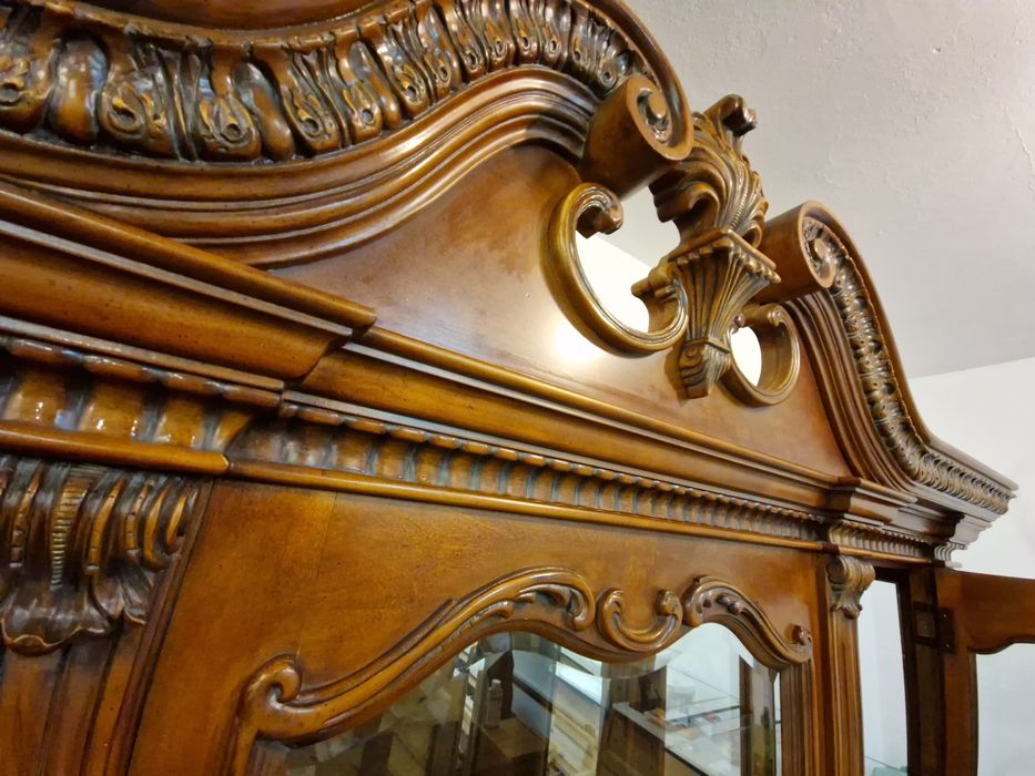 Piękna włoska witryna z drewna!