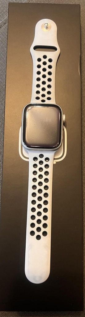 Iwatch 7 Nike 44 mm

Na sprzedaż iWatch Nike 7 44 mm. Posiada folię oc