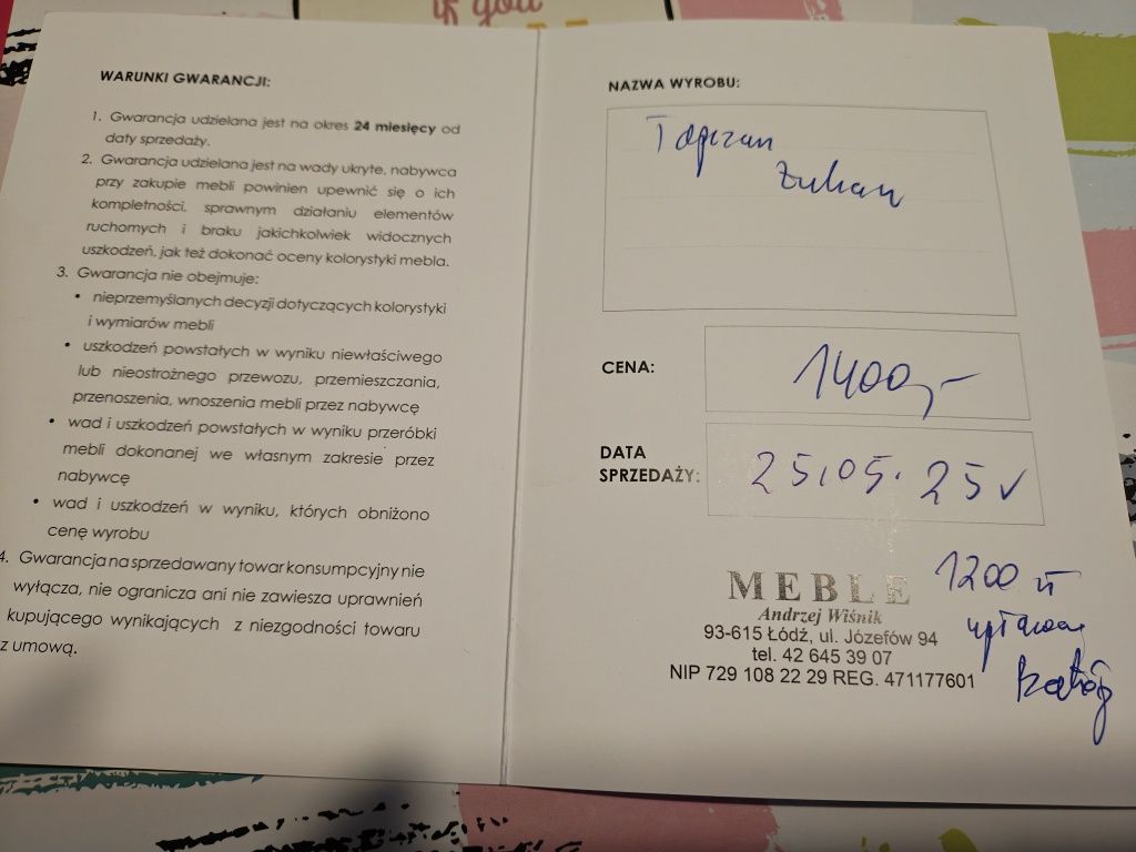 Tapczan z pojemnikiem na pościel