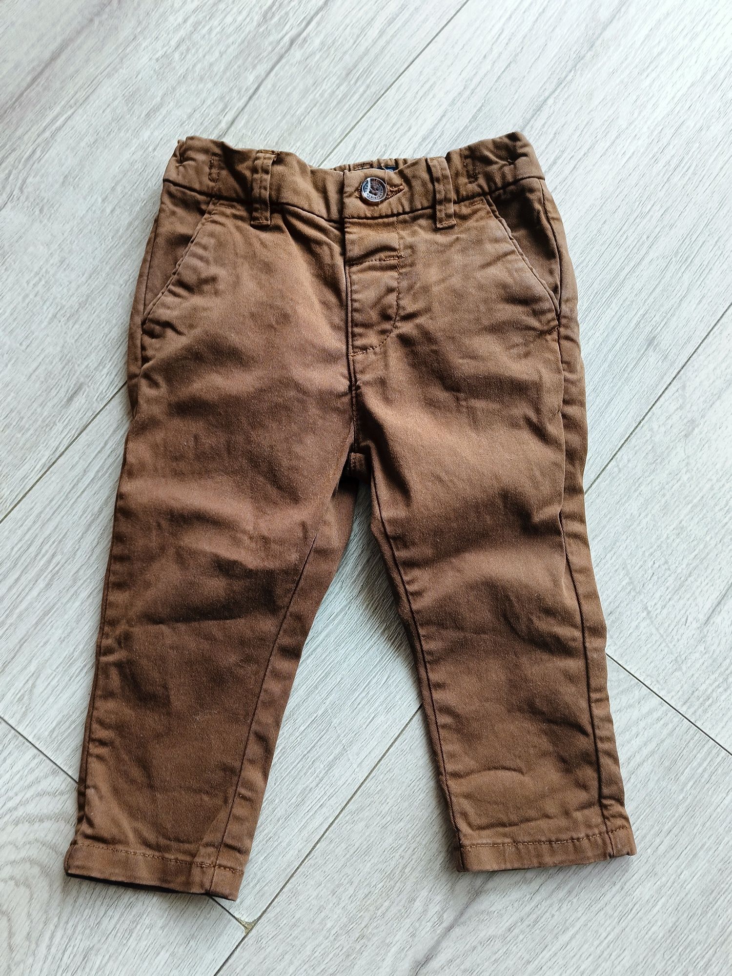 Spodnie brązowe dla chłopca 6-9 m