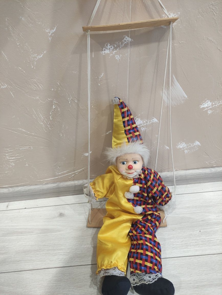 Кукла клоун на верёвках