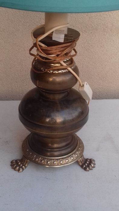 Piękna lampka elektryczna-zabytek-na lwich łapach