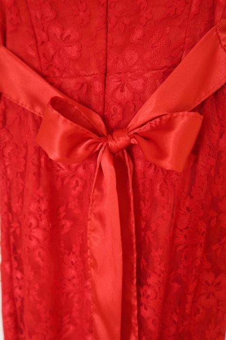 Sukienka koronkowa czerwona r. S 36