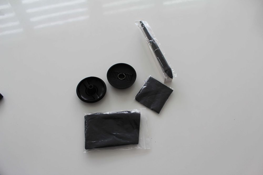HUION KAMVAS 22 PLUS Графічний монітор