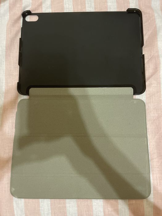 Чохол на Ipad Air 11-inch m2 дуже гарноі якості (Новий )також чохли