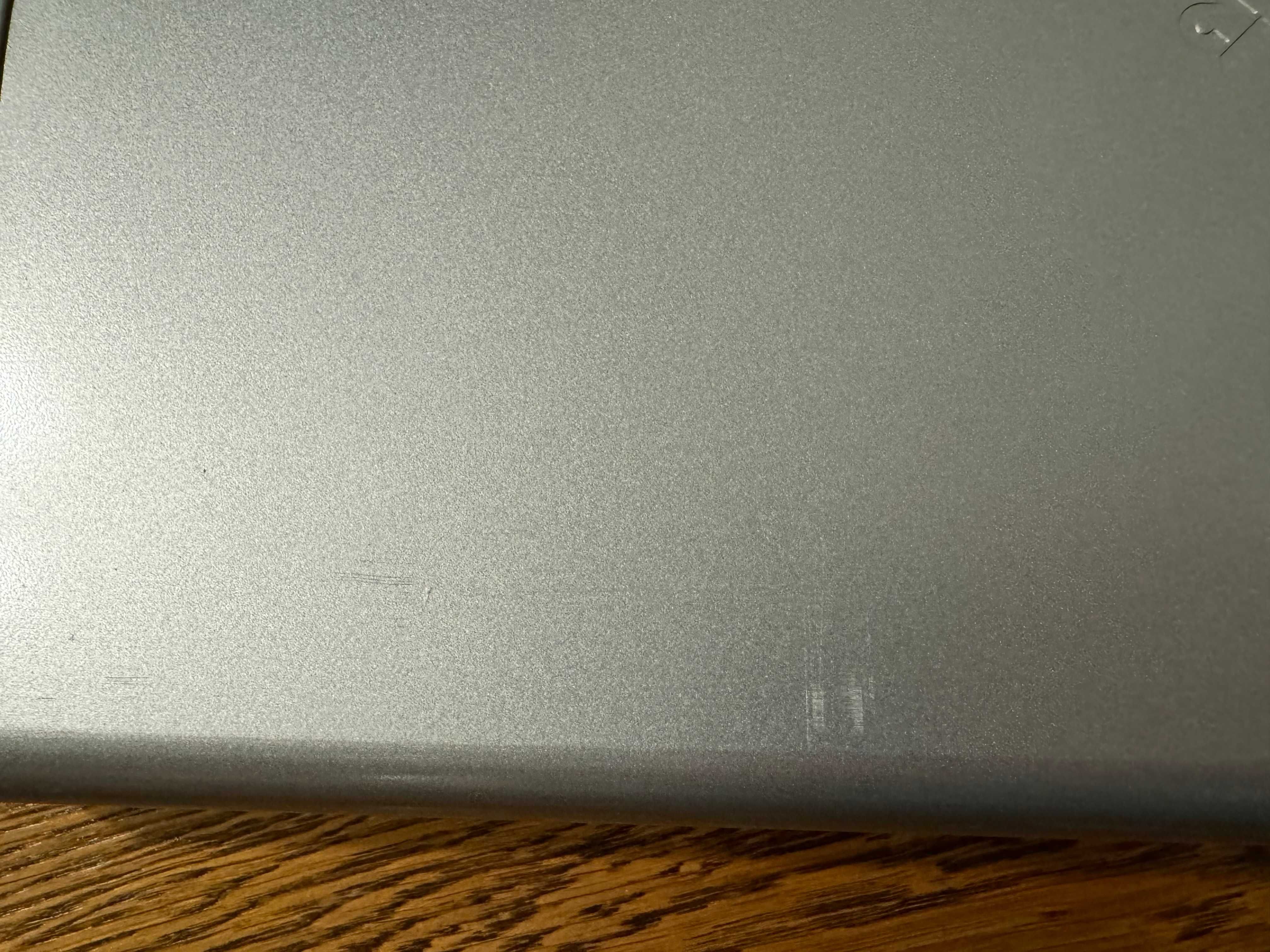 Twelve South HiRise for iMac srebrny z półeczką