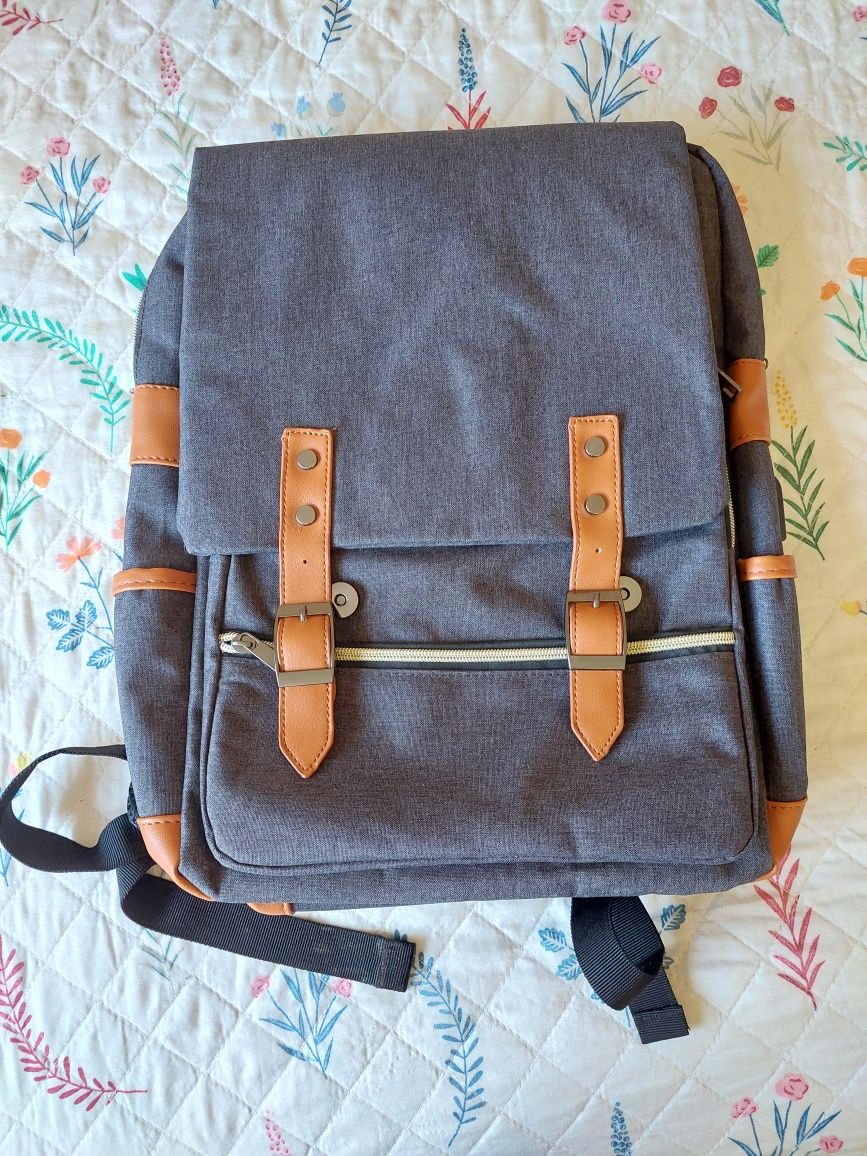 Mochila portátil nova