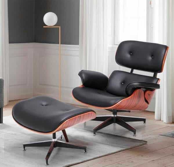 Poltrona  com Repousa Pés inspirado design de Charles Eames