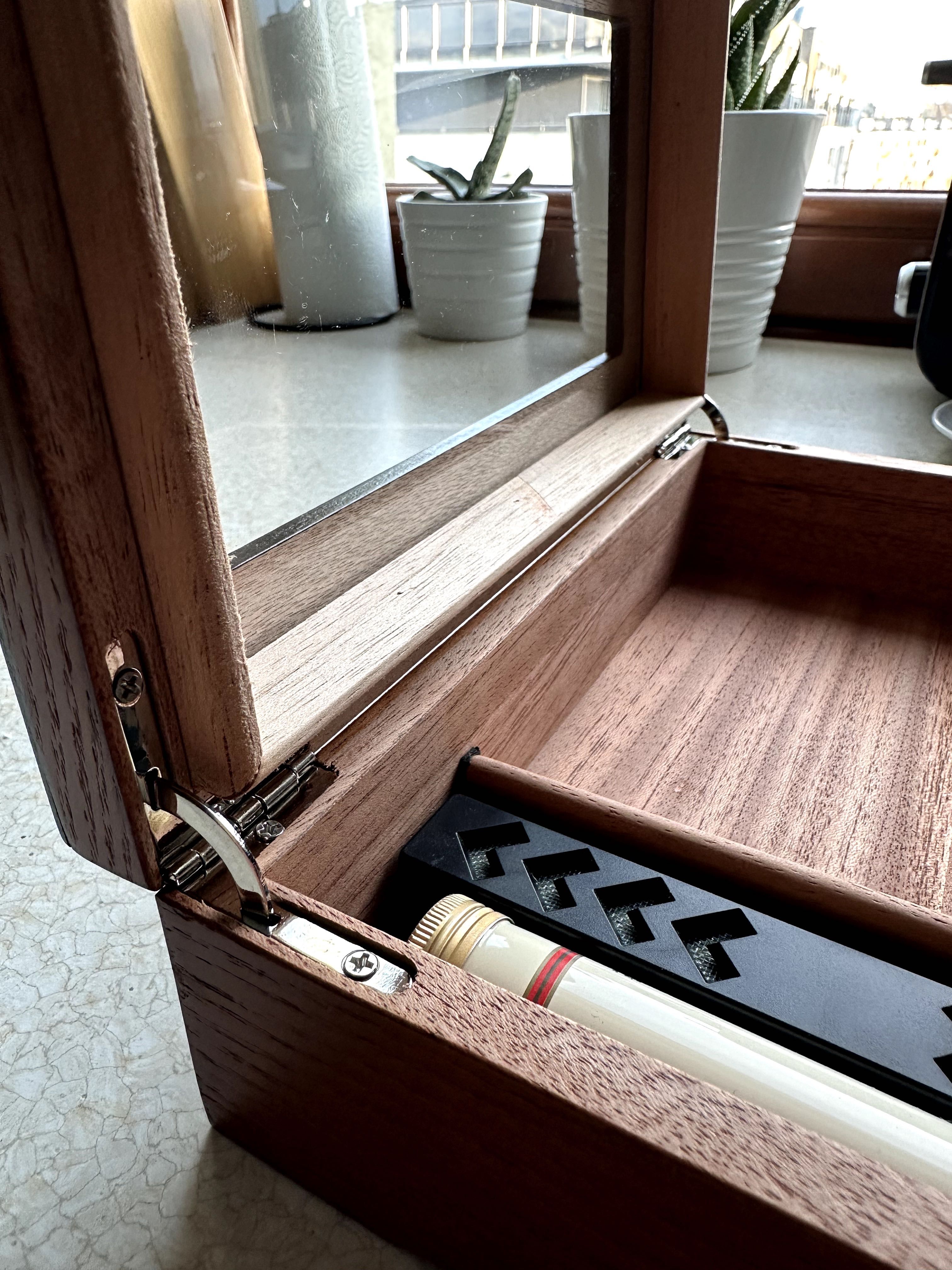 Humidor do cygar-cedrowy