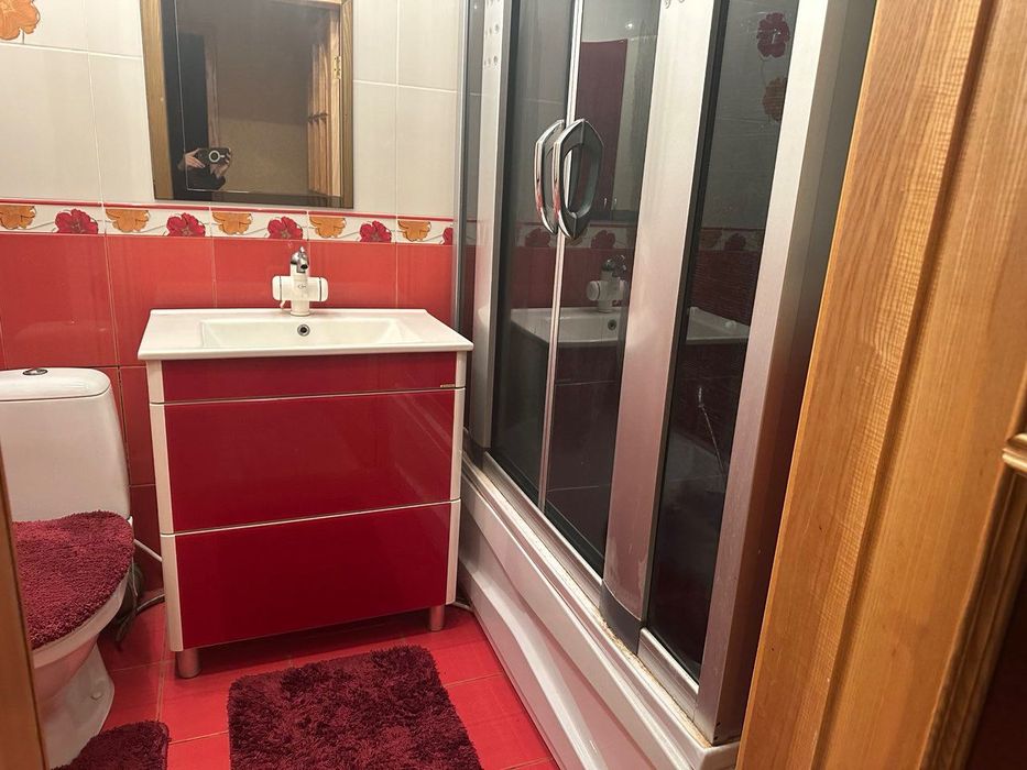 Продам 3-кімнатну квартиру в м. Охтирка