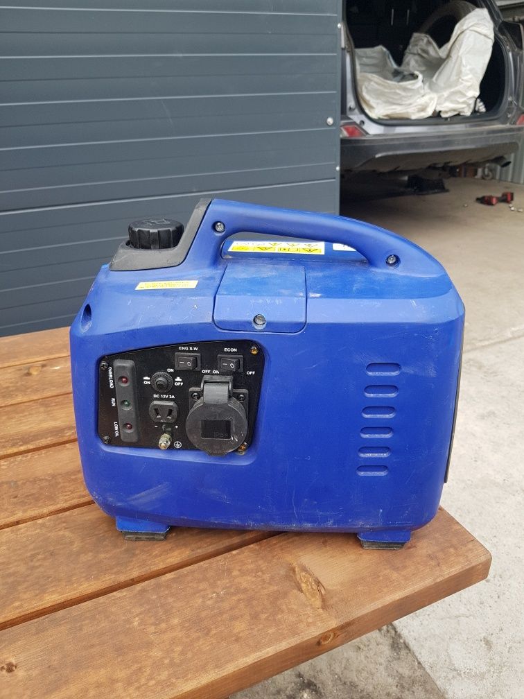 Agregat inwertorowy .generator .na działkę. Camping