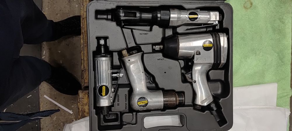 Zestaw narzędzi pneumatycznych STANLEY