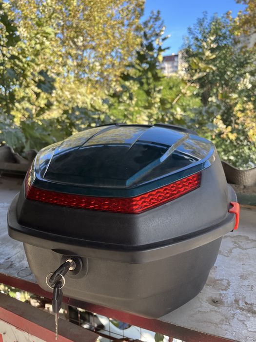 Кофр кейс для скутера мотоцикла новый с креплением