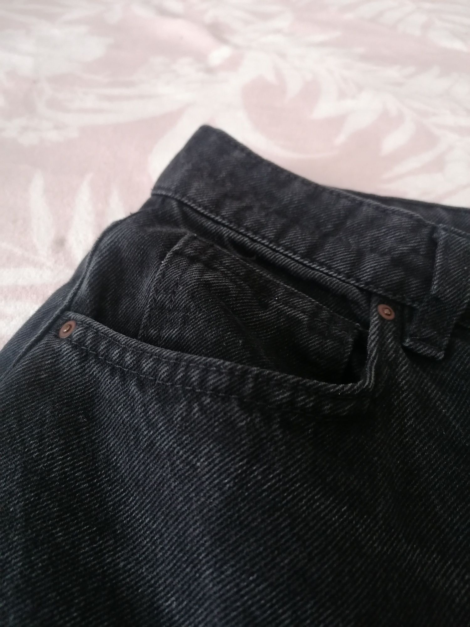Czarne spodnie jeansowe mom jeans boyfriend wysoki stan L H&M