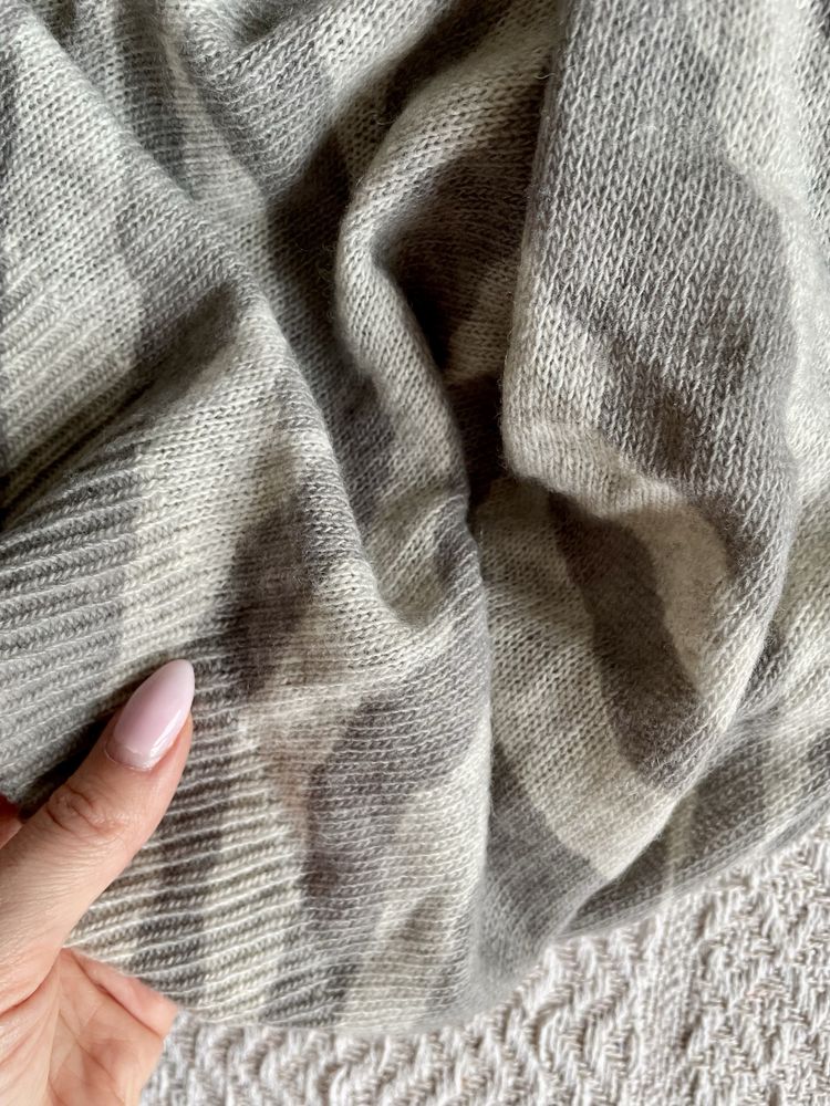 Szary szalik Banana Republic scarf wełna merino wool kaszmir w prążki
