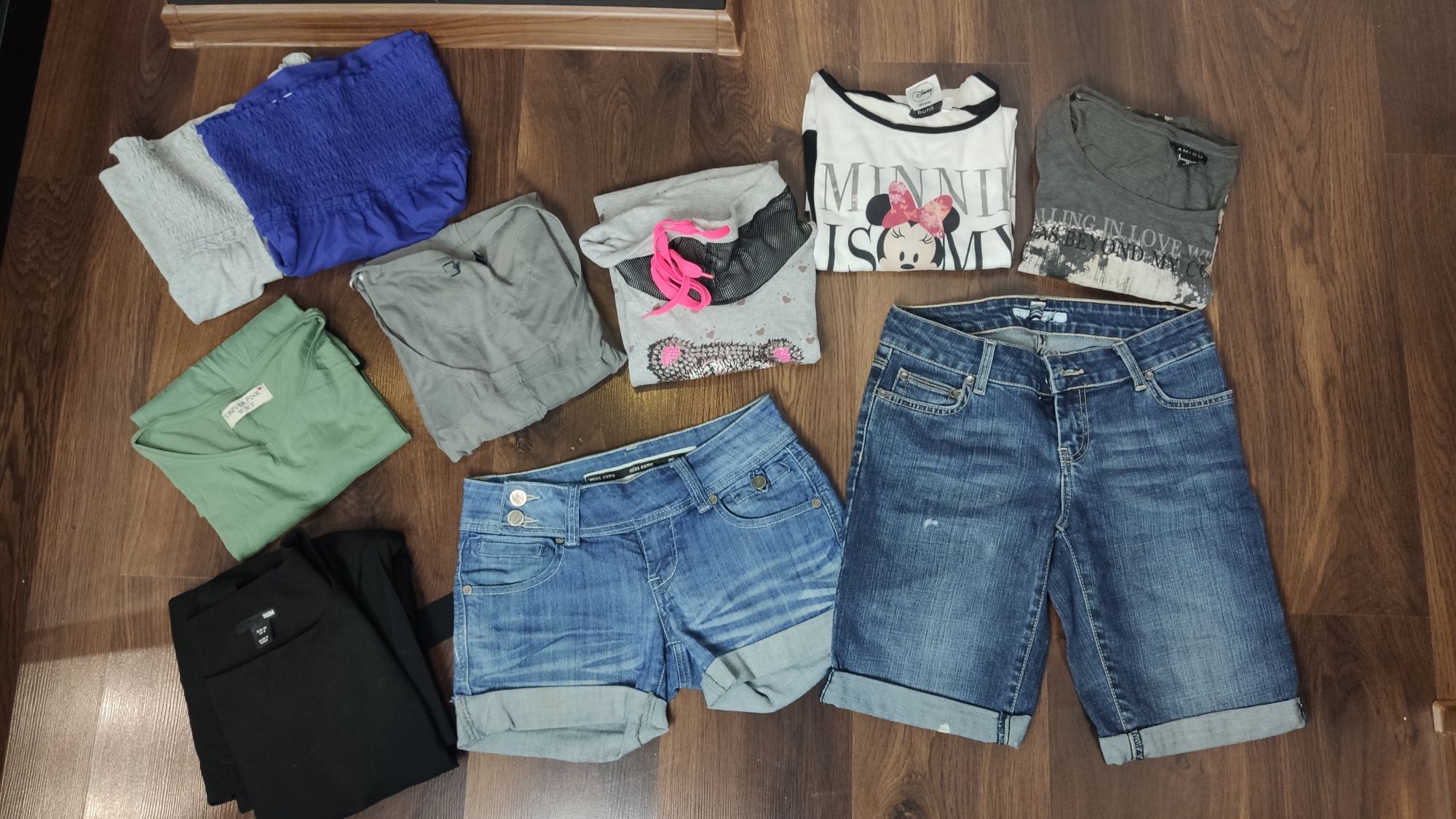 Zestaw 10 rzeczy spodenki bluzka bluza spódniczki sukienka