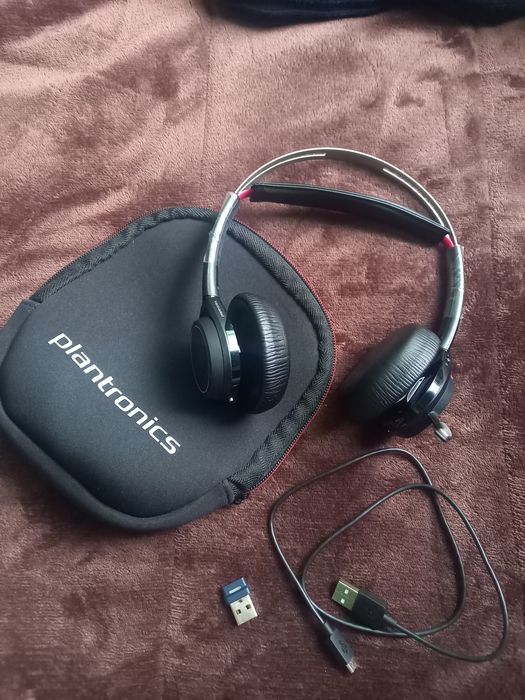 Auscultadores Plantronics Voyager Focus UC