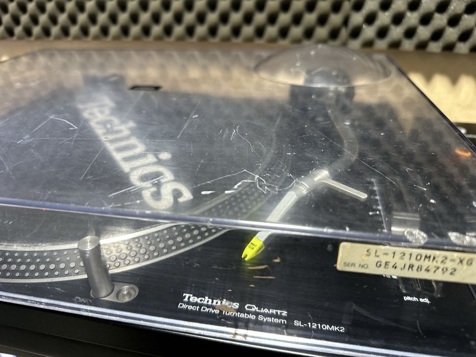 Technics SL 1200 MK2