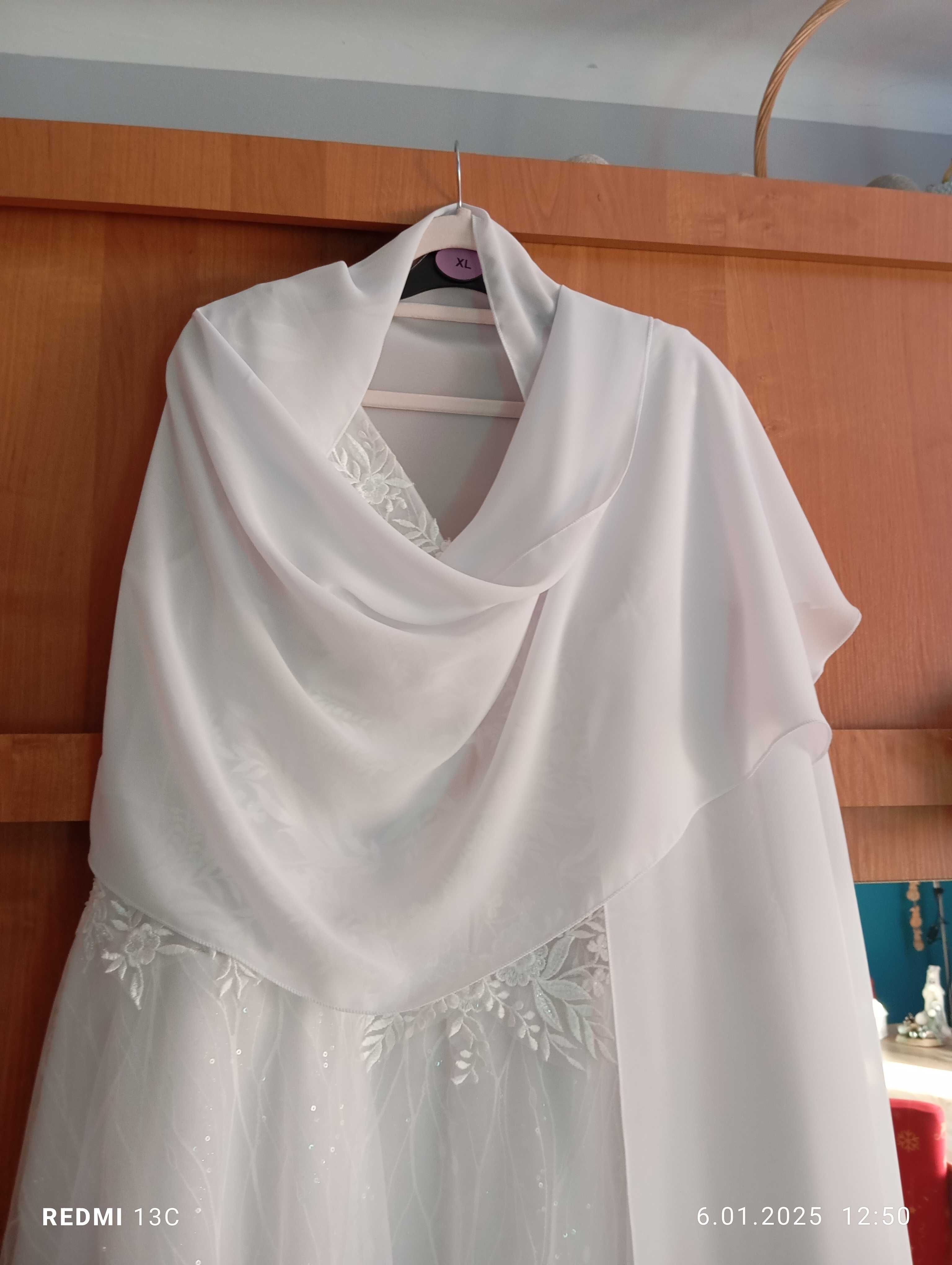 Suknia ślubna plus size