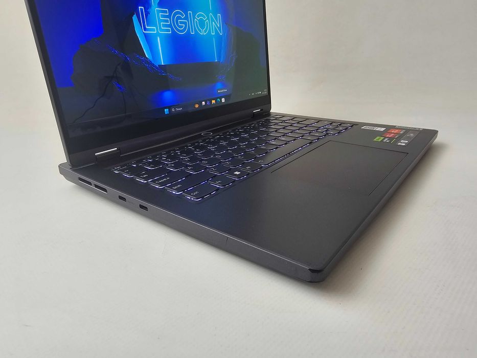 Lenovo Legion Slim 5 14APH8 R9 7940HS/RTX 4060/RAM 16GB/SSD 1TB/OLED