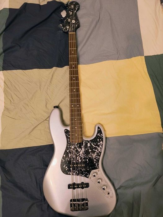 Bas z Duszą i Historią! Unikatowy Squier Jazz Bass