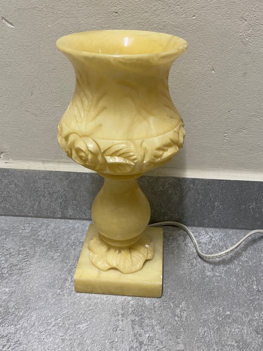 Lampka z alabastru