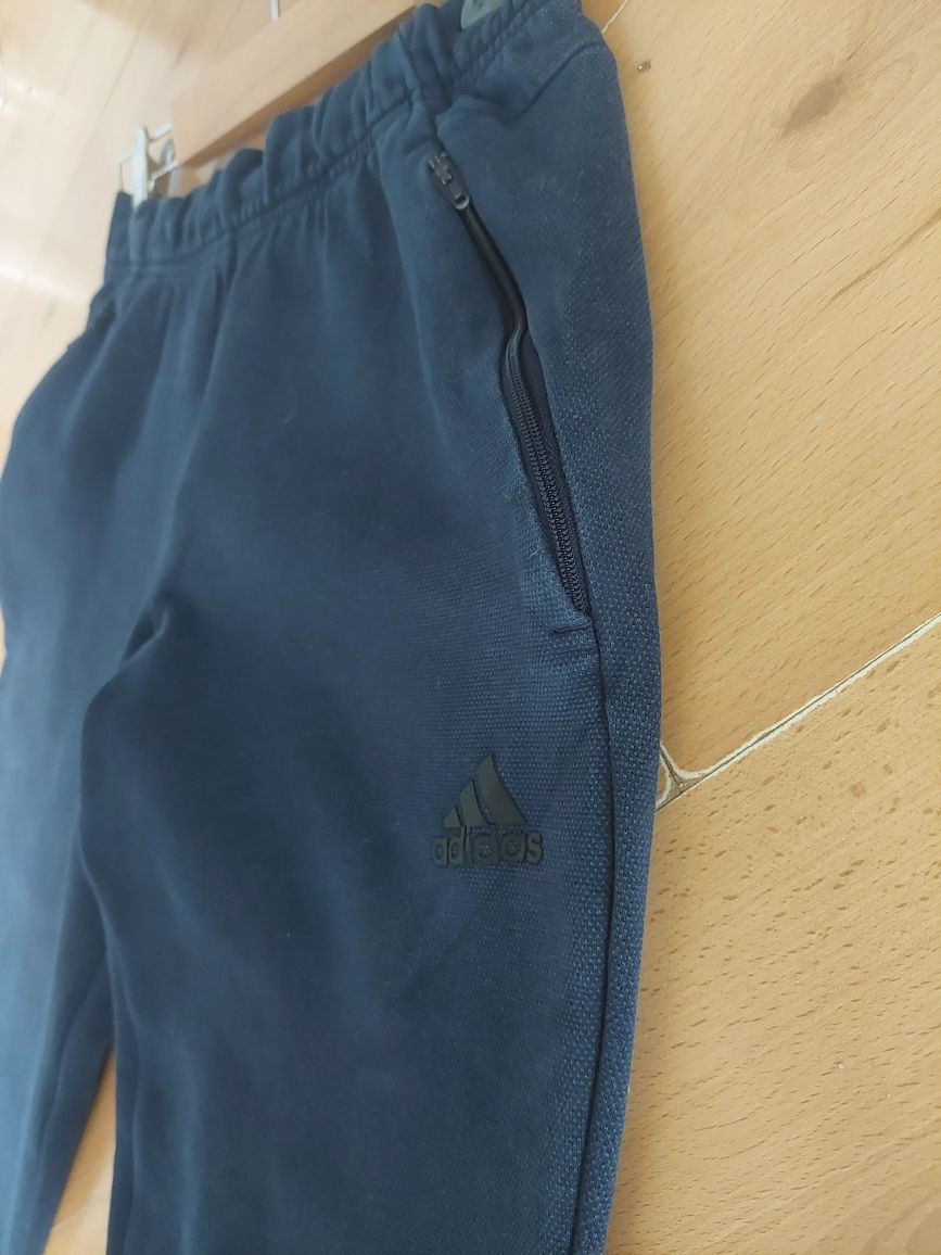 Spodnie Adidas rozm  152 cm ( 11-11 lat )