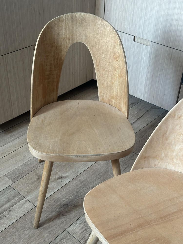 Drewniane krzesła retro hit