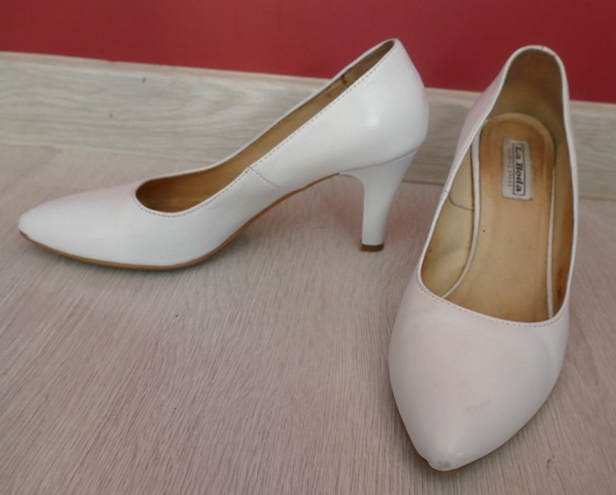 Buty skórzane La boda 38 białe ślubne obcasy szpilki 7 cm