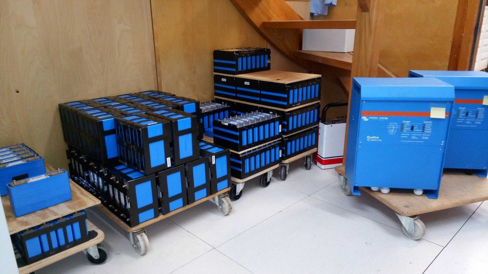 Ячейка батарея аккумулятор LEV40-8 - ПАКЕТ 8 X YUASA LEV40-8