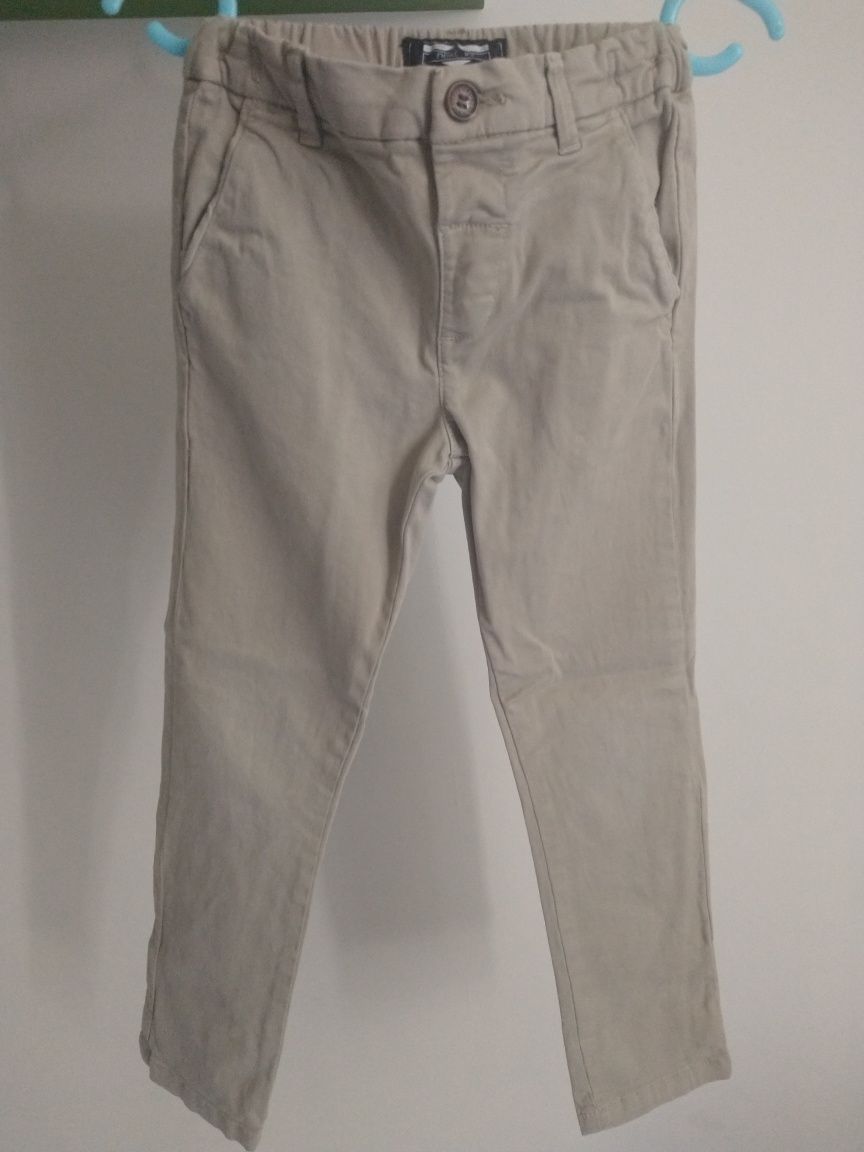 Spodnie typu chinos marki Next (110cm)