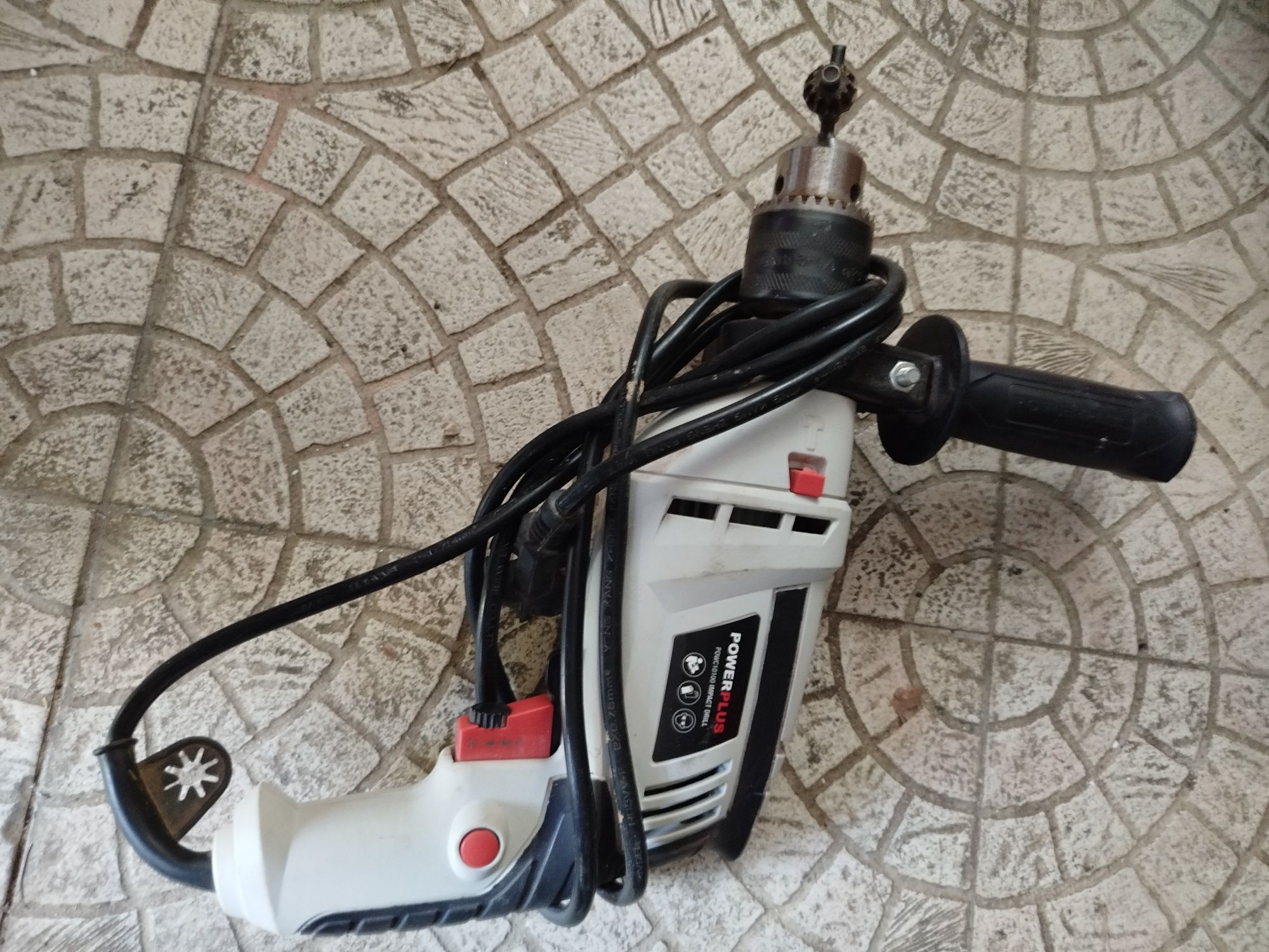 Berbequim com martelo como novo