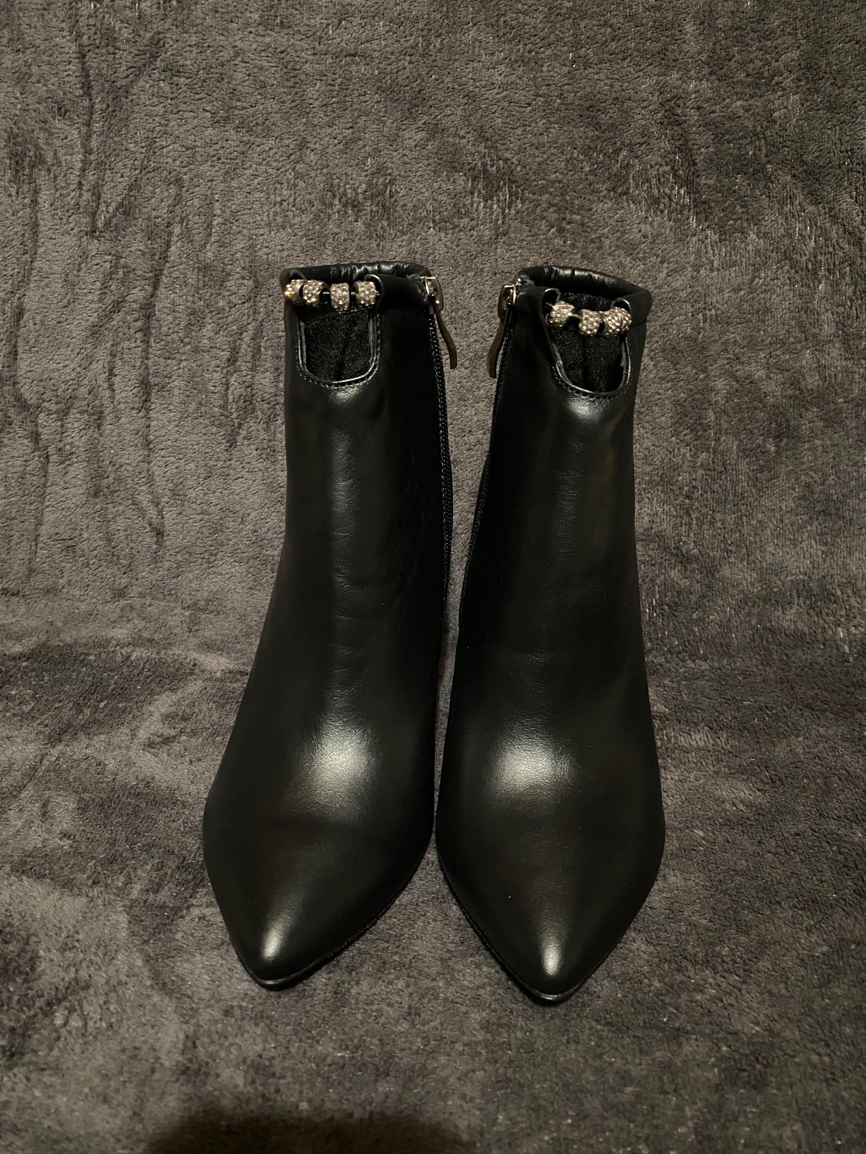 Nowe damskie skórzane buty na obcasie