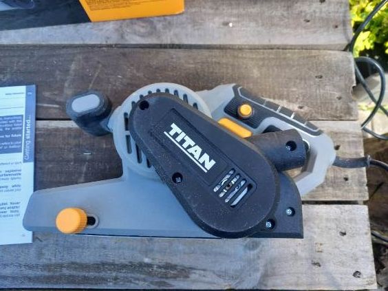 Titan Elektryczna Szlifierka Taśmowa 240 V