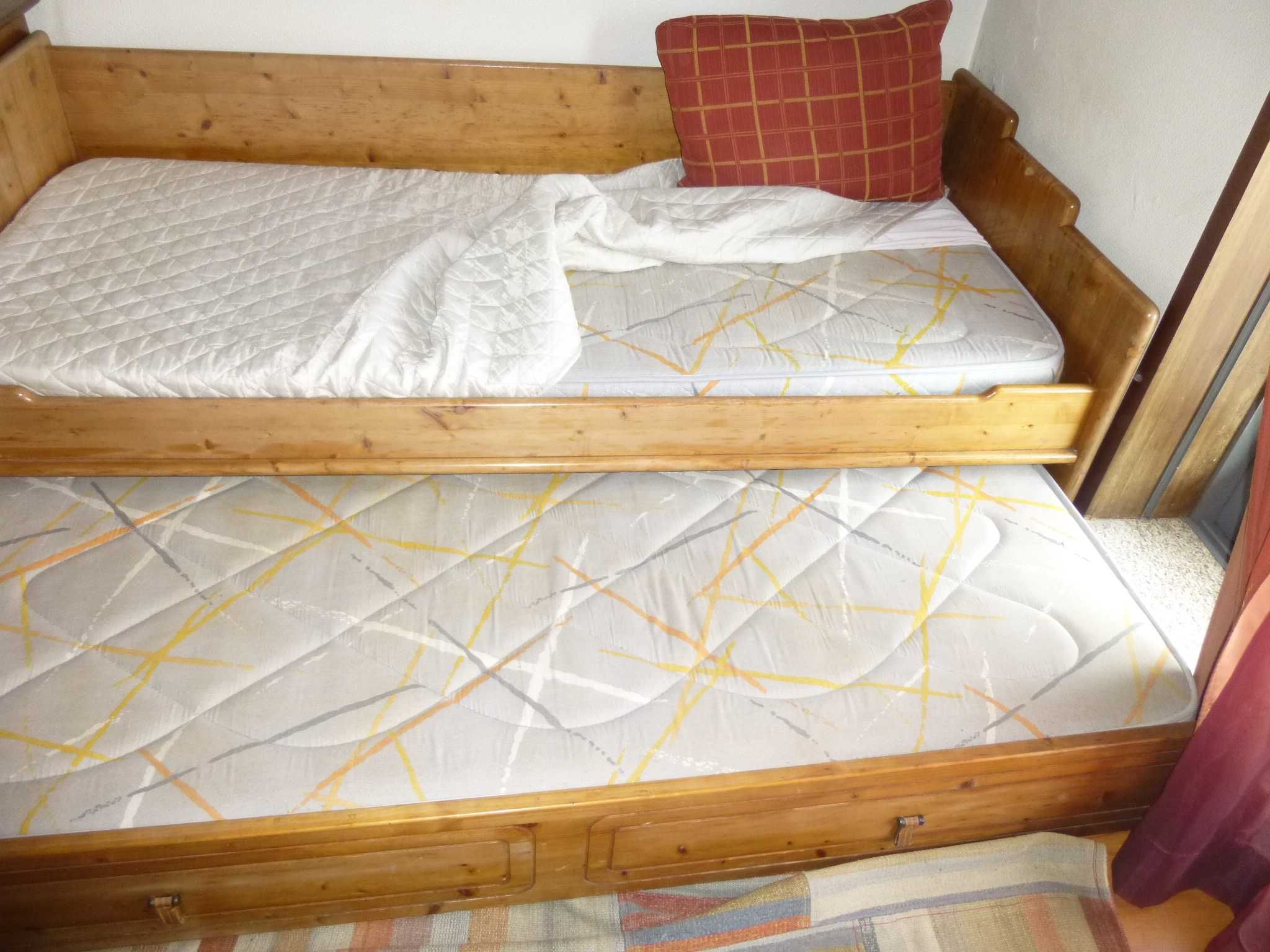 sofá ou duas camas separadas (escritório ou quarto)