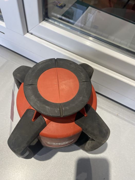 Niwelator laserowy HILTI PR3
