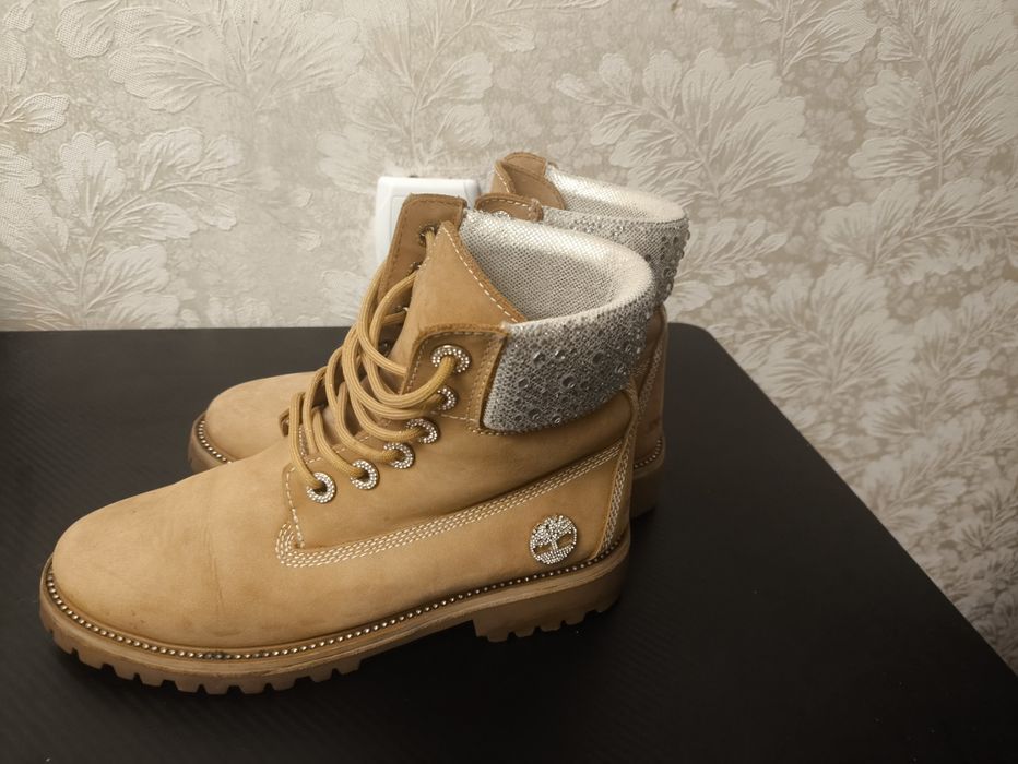 Жіночі зімові черевики Timberland x Jimmy Choo