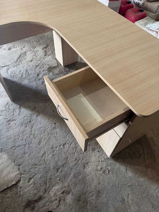 Стіл, Компʼютерний стіл, Письмовий стіл, Офісний стіл