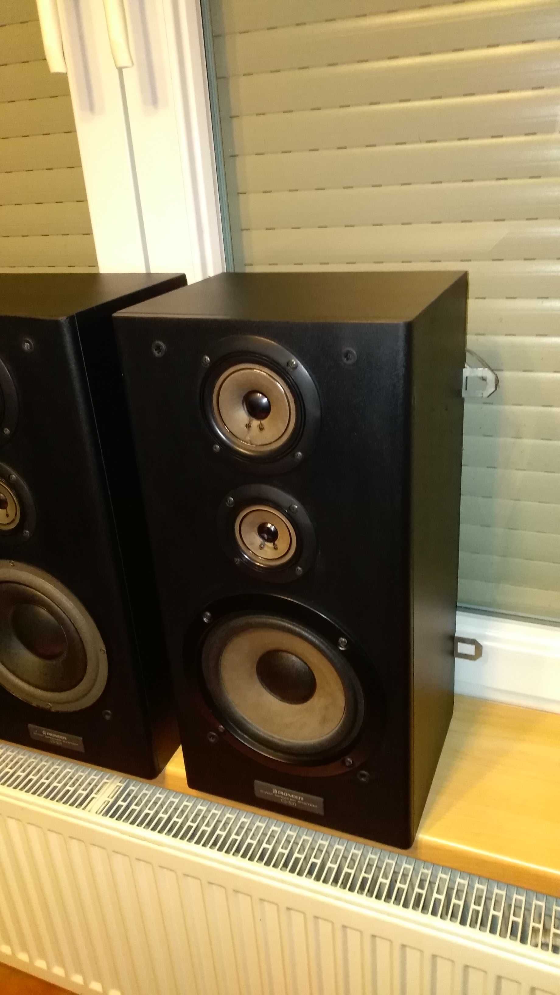 Kolumny PIONEER CS-301 w ładnym stanie i sprawne