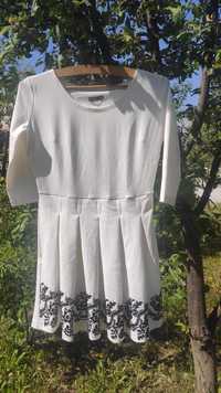 Платье 48р. белое