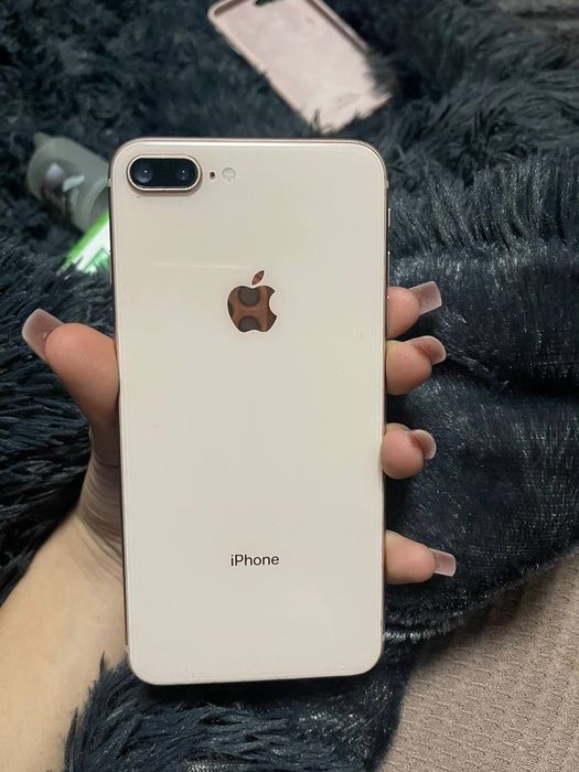Продам IPhone 8 plus