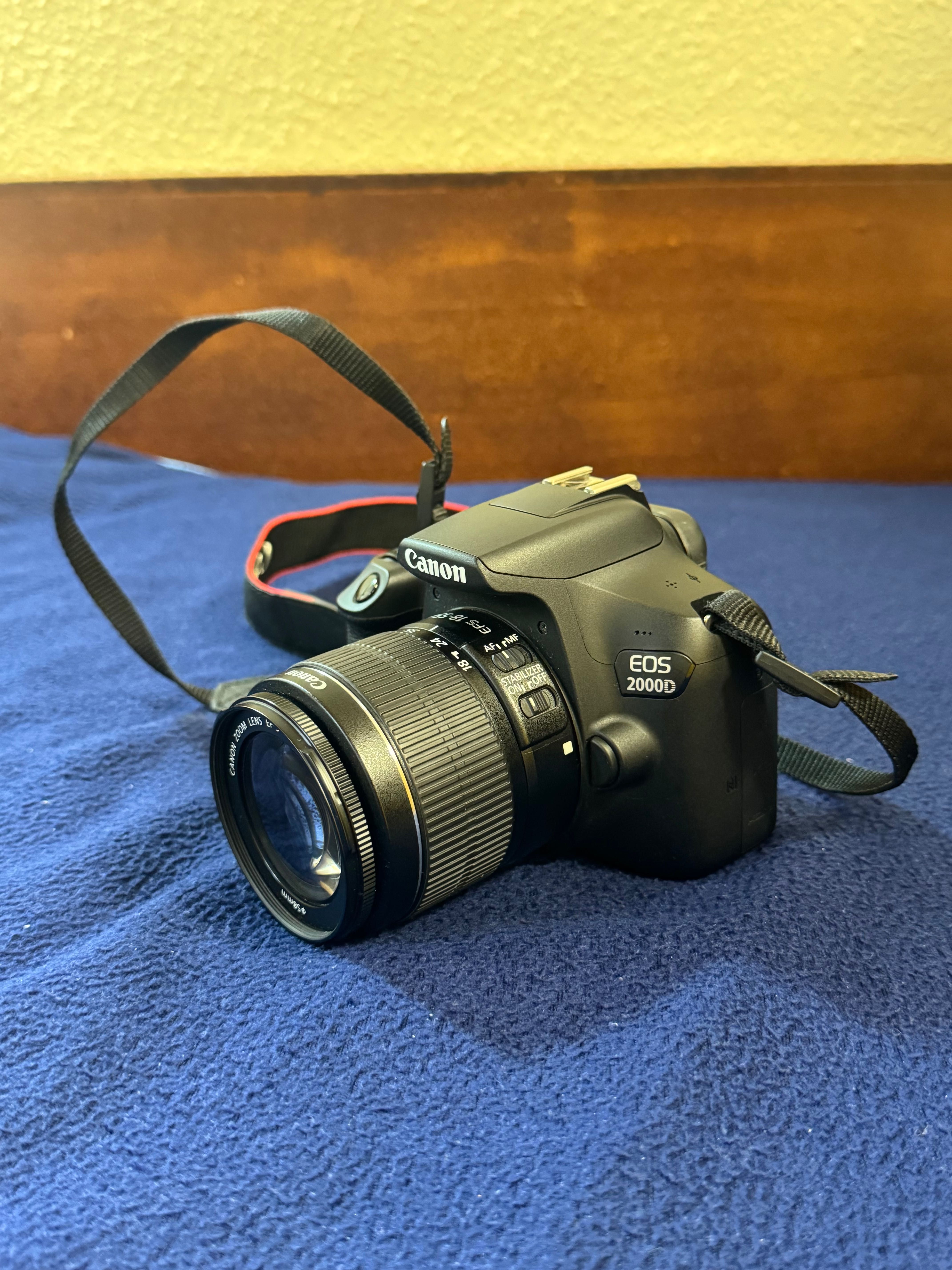 Canon 2000D semi-nova