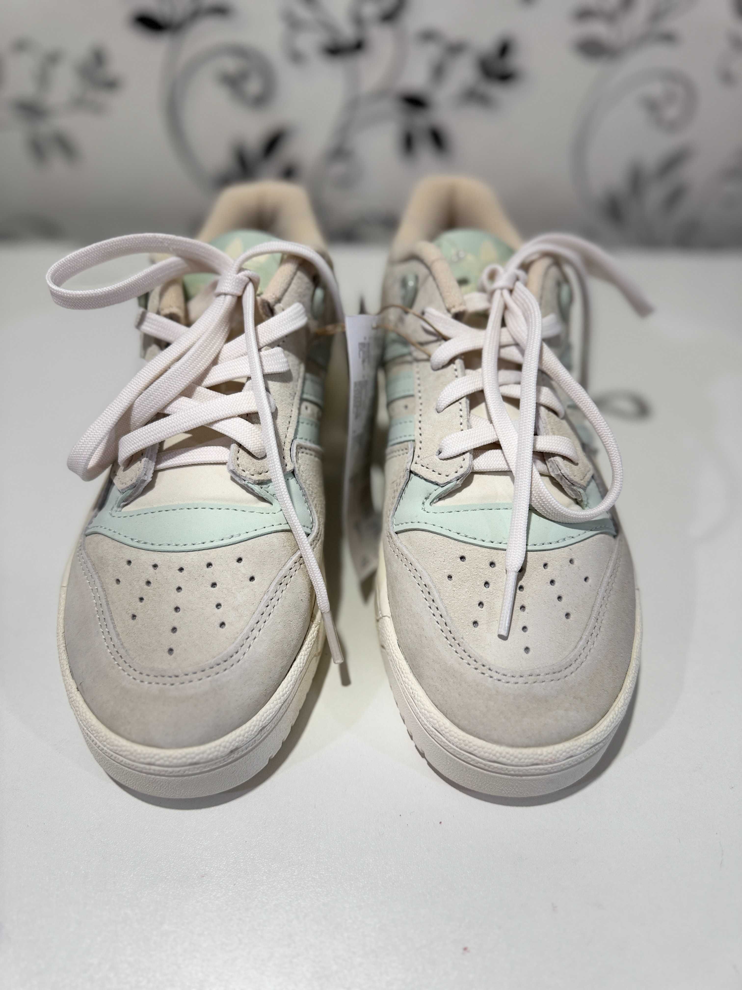 Кросівки жіночі Adidas Rivalry Low Beige IF5179, 39.5р