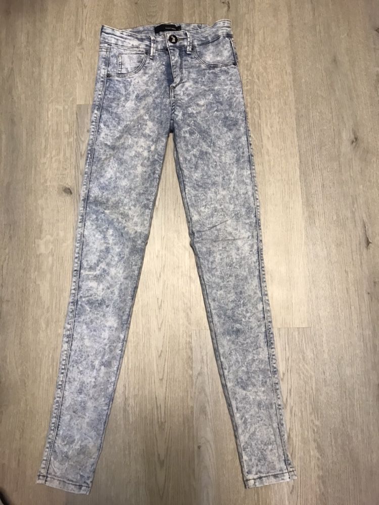 Jeansy 34 marmurki Telly Welly rurki