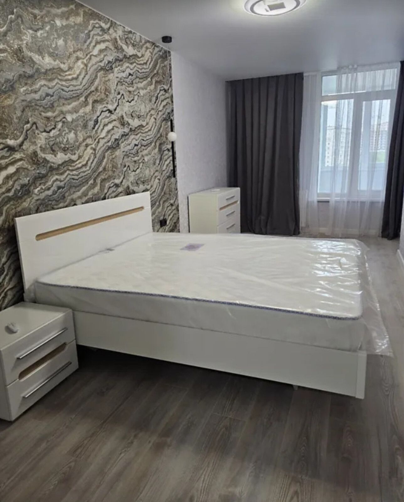 Продаж 2к квартири 80 кв. м на вул. Київська