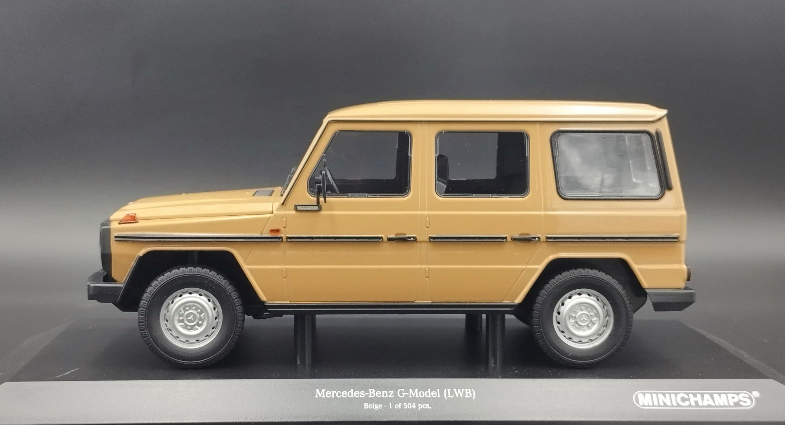 Mercedes Benz G-CLASS (W460) LWB 1980 1:18 Minichamps limit 1/504