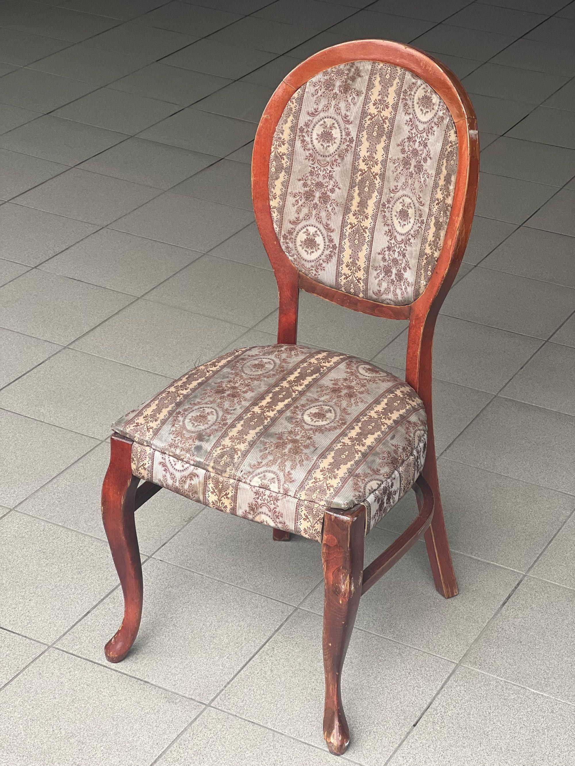 piękne krzesła antyk antyczne krzesła stare vintage fotele zdobione