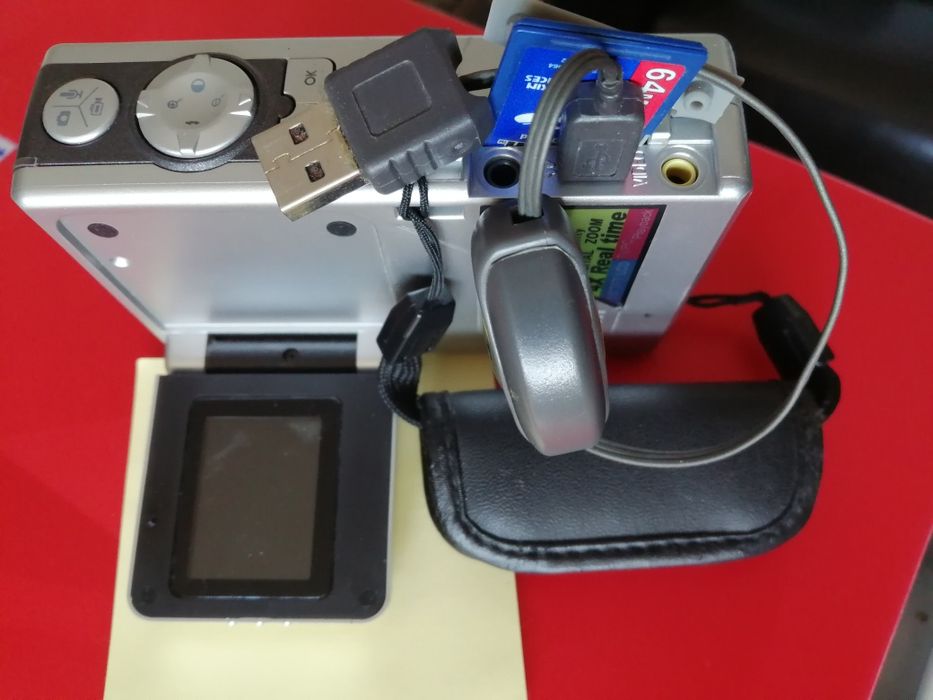 AIPTEK DV330 MP3 VGA Digital zoom 4x 1.5'' TFT LCD TV/PC playback